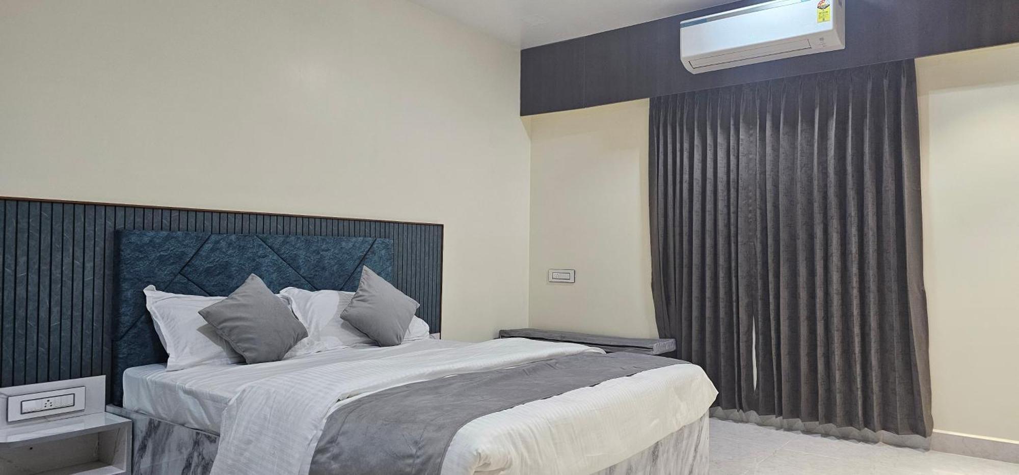 Jai Raja'S Tower Hotell Kāraikkudi Eksteriør bilde