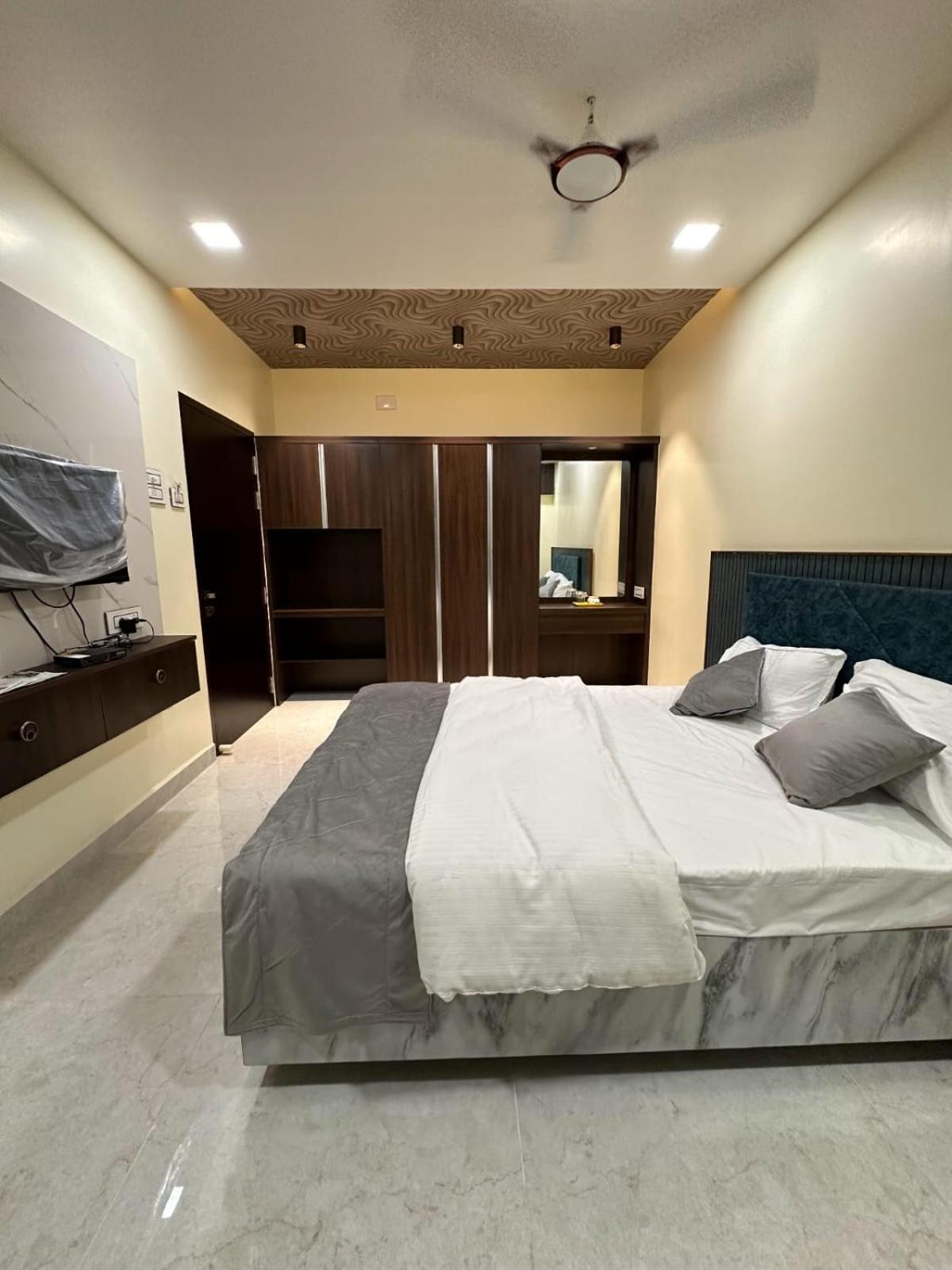 Jai Raja'S Tower Hotell Kāraikkudi Eksteriør bilde