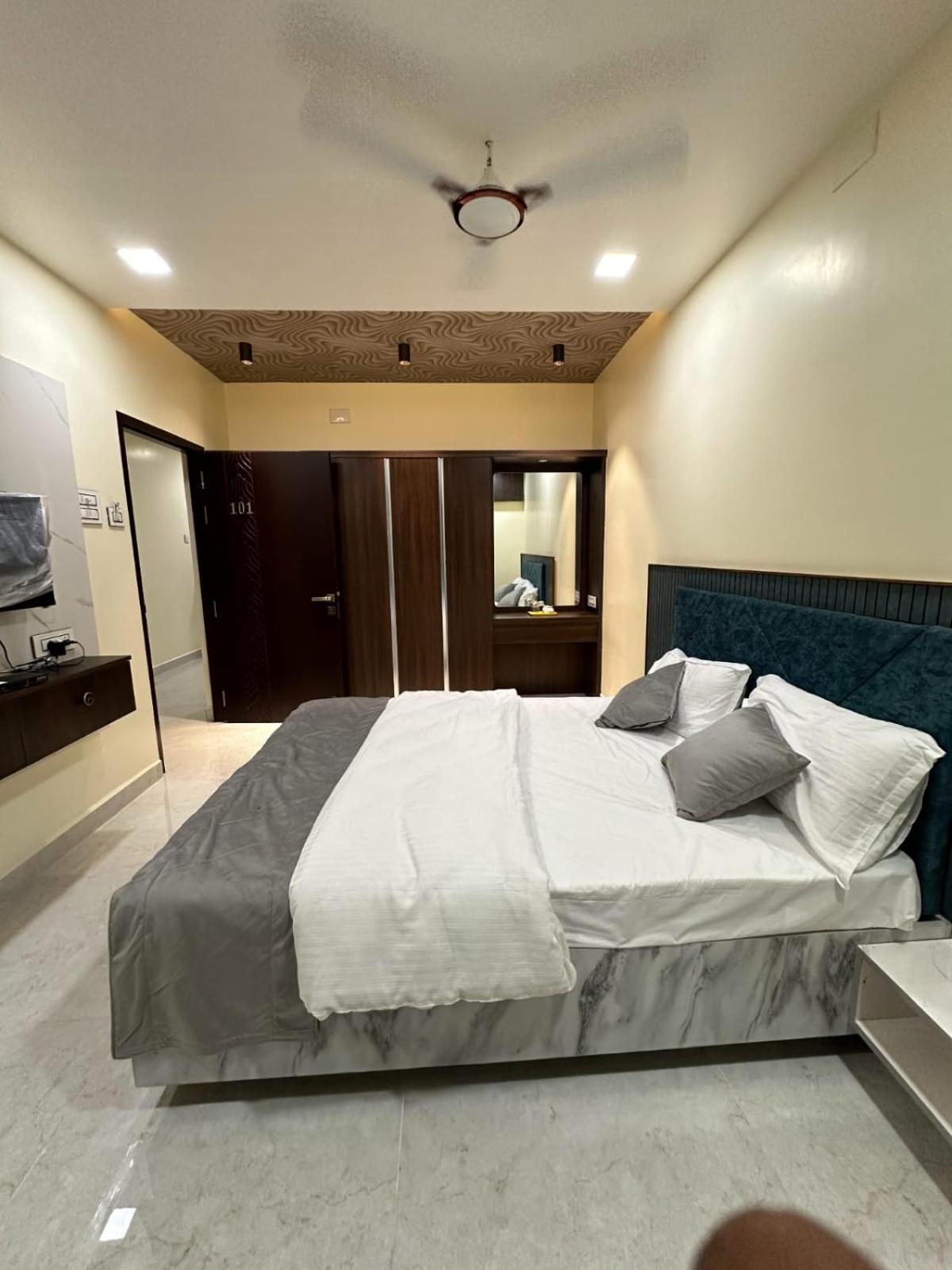 Jai Raja'S Tower Hotell Kāraikkudi Eksteriør bilde