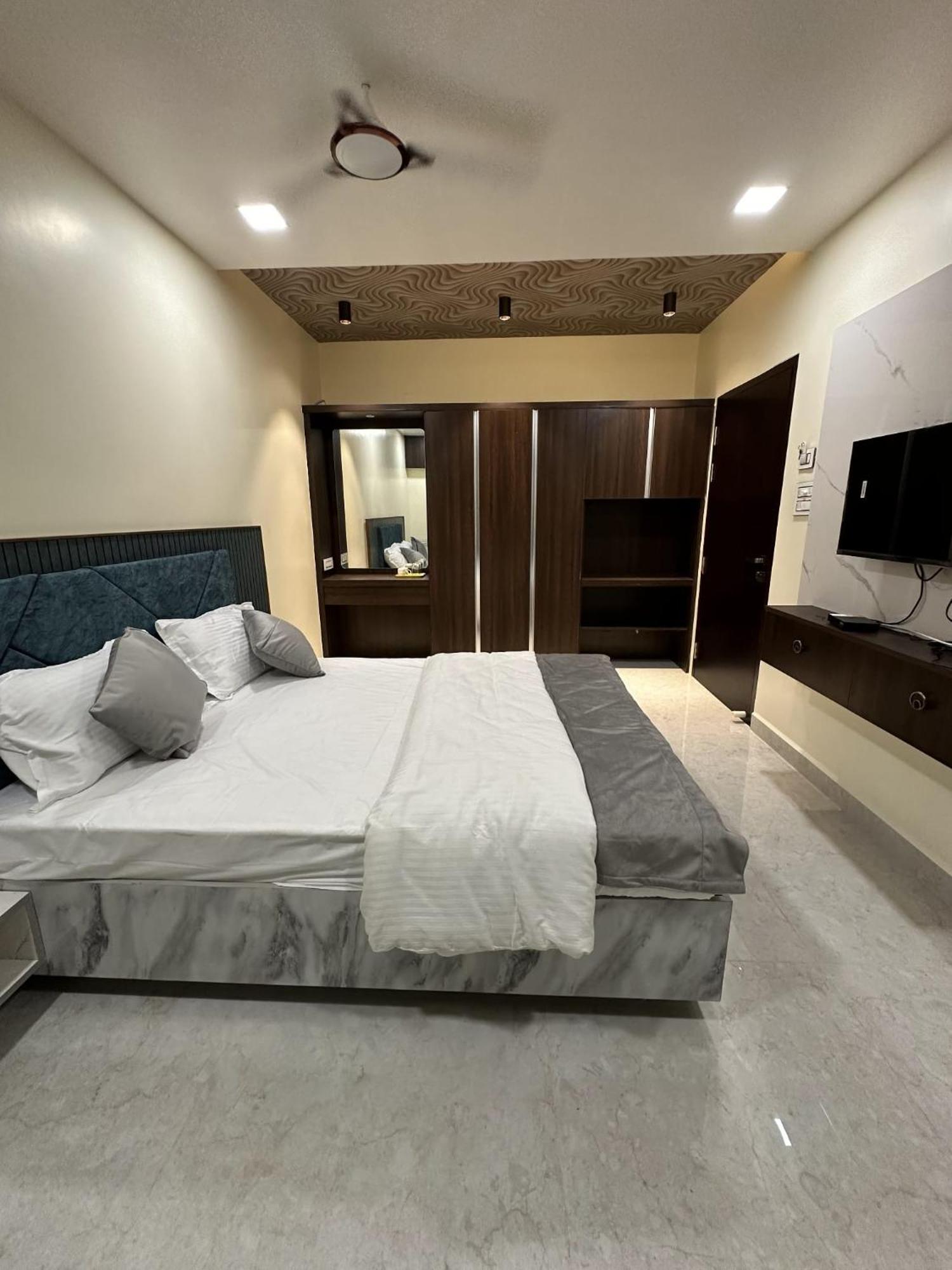 Jai Raja'S Tower Hotell Kāraikkudi Eksteriør bilde